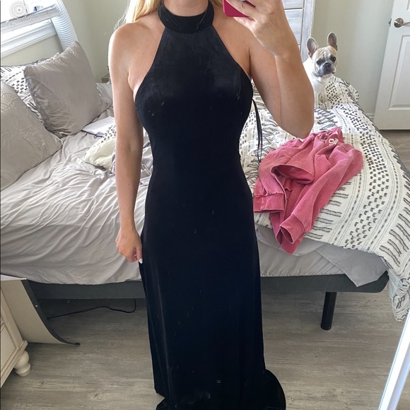 Revelry Tori Velvet Dress - Picture 9 of 13